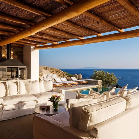 V&V Guest House - Luxury Suites Ornos  Exterior photo