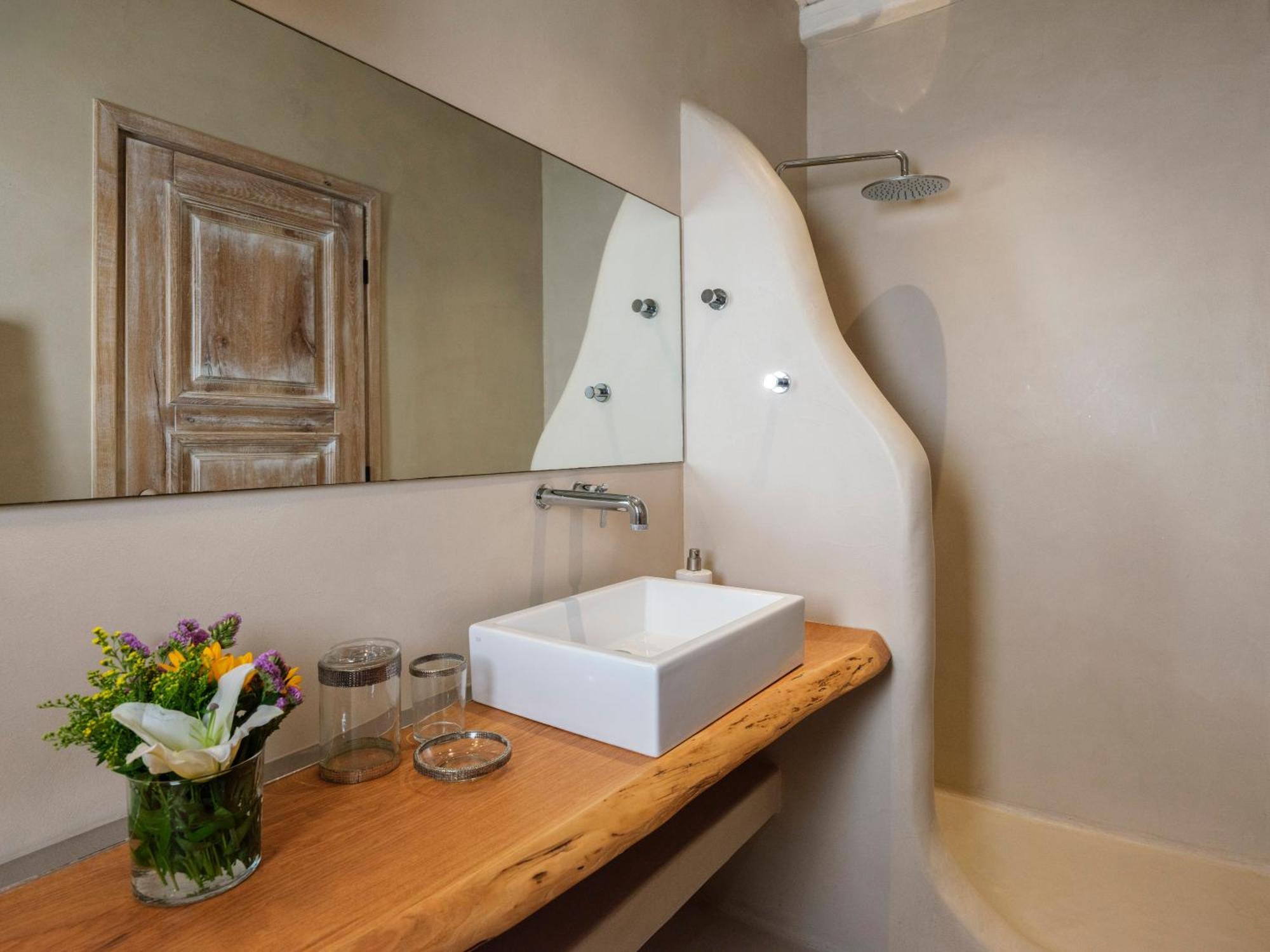 V&V Guest House - Luxury Suites Ornos  Exterior photo