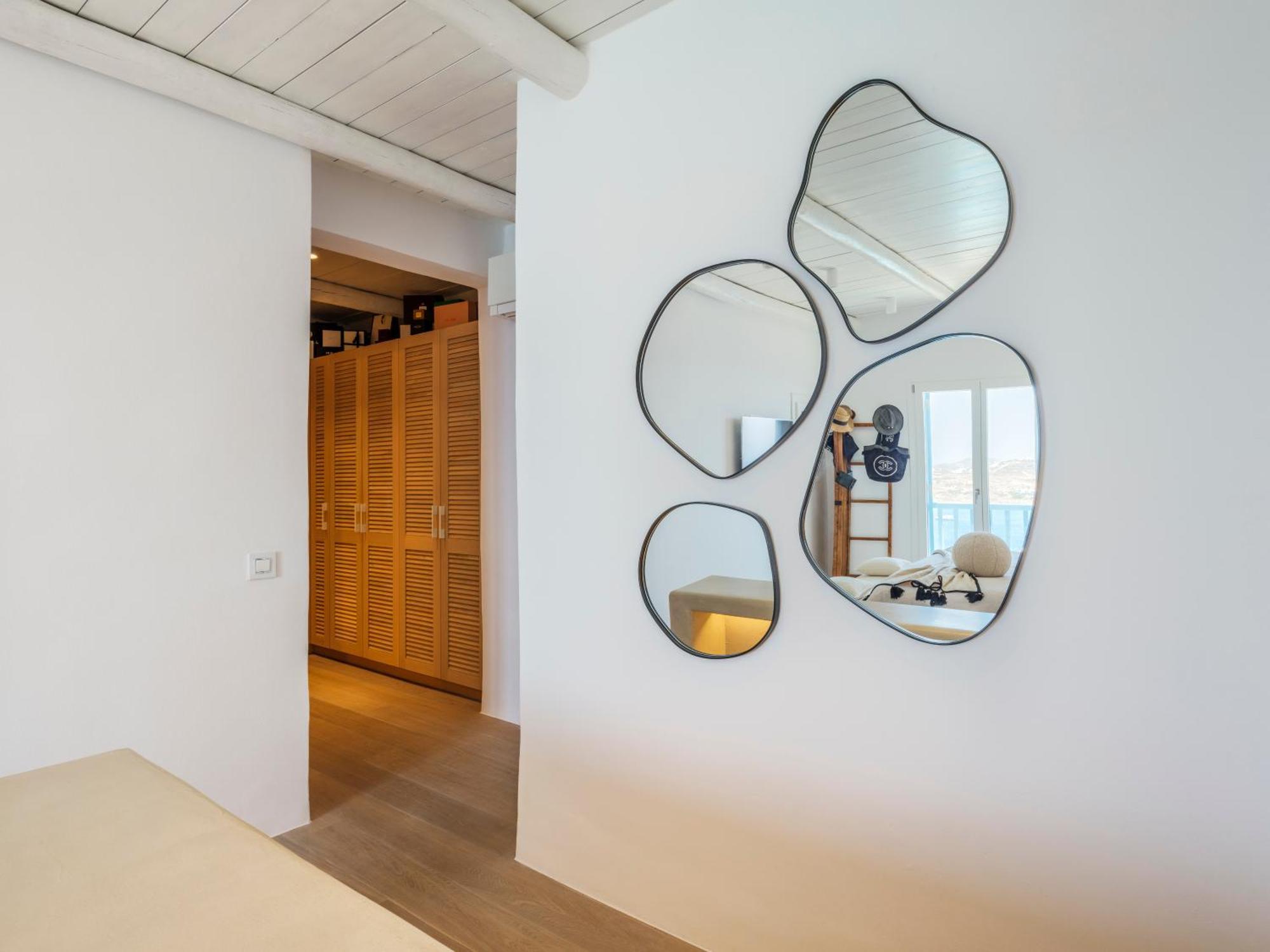 V&V Guest House - Luxury Suites Ornos  Exterior photo