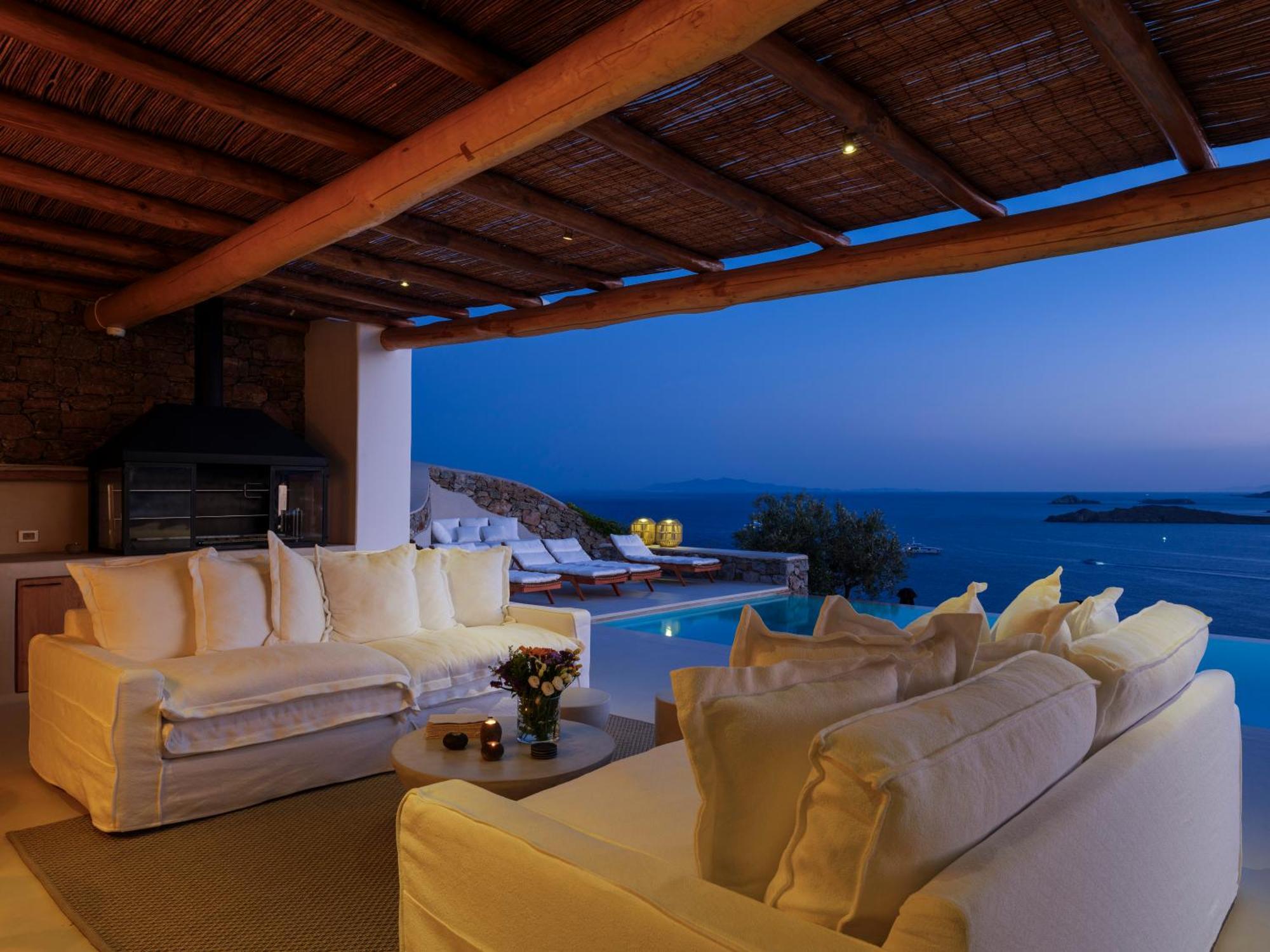 V&V Guest House - Luxury Suites Ornos  Exterior photo