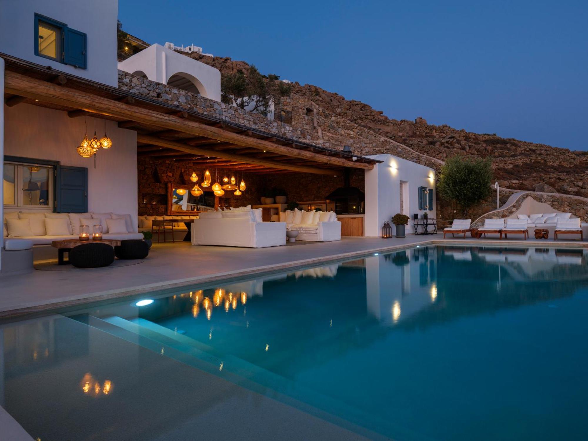 V&V Guest House - Luxury Suites Ornos  Exterior photo