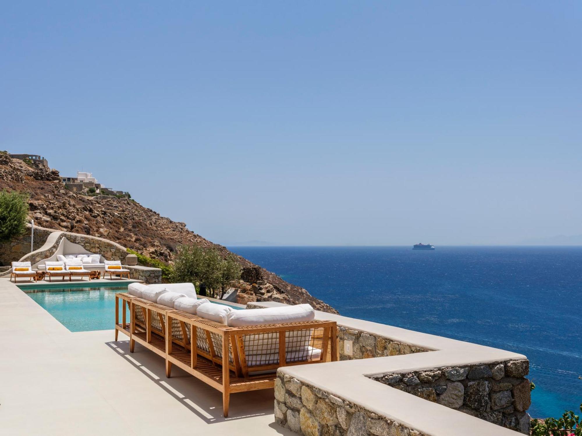 V&V Guest House - Luxury Suites Ornos  Exterior photo