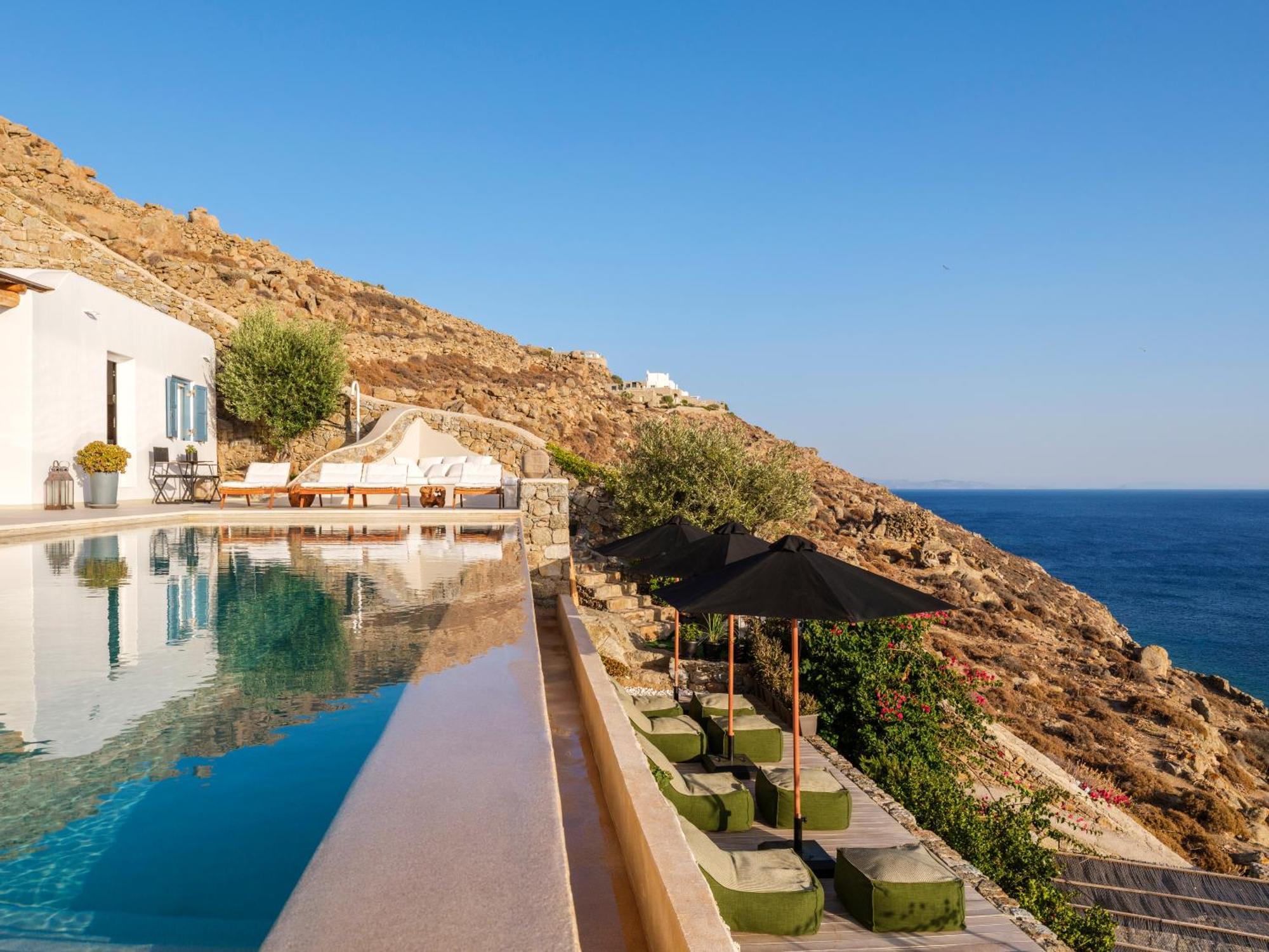 V&V Guest House - Luxury Suites Ornos  Exterior photo