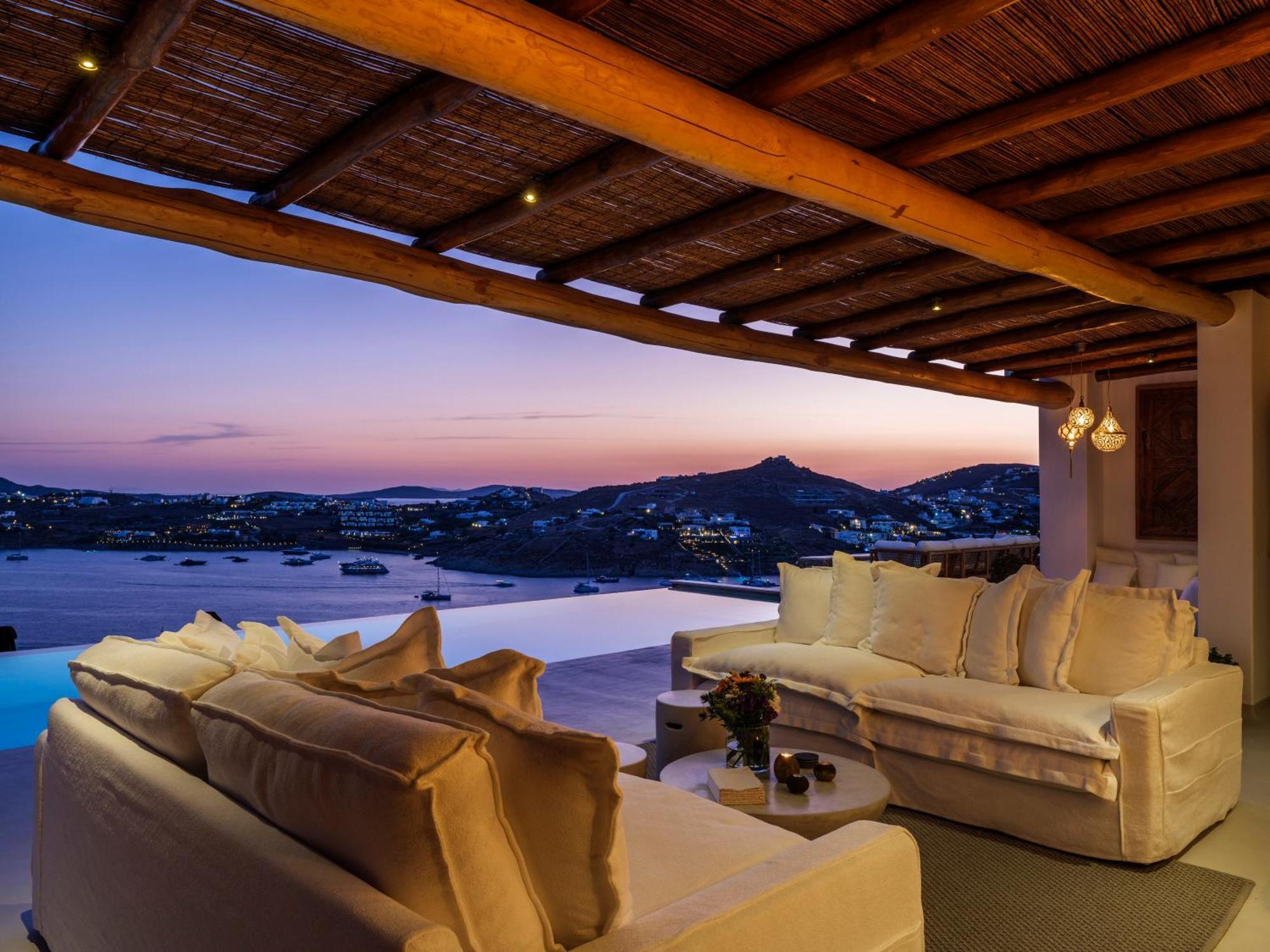 V&V Guest House - Luxury Suites Ornos  Exterior photo