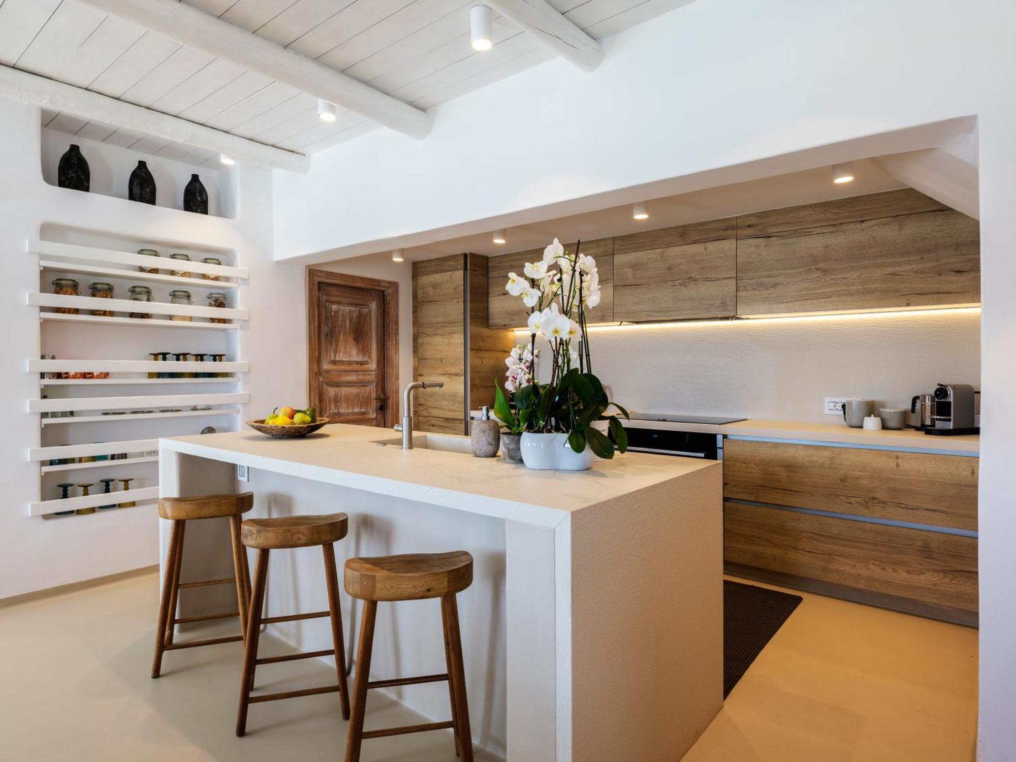 V&V Guest House - Luxury Suites Ornos  Exterior photo